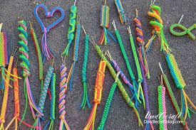 Boondoggle Keychains Diy Tutorial