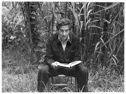 Il fut animé toute sa vie durant par la double flamme de la passion et de la critique. A Poet A Day Octavio Paz Billmoyers Com