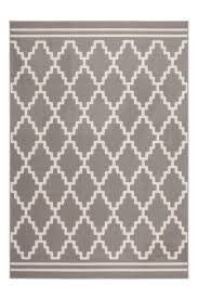 The difference in weaving can make a difference in the strength and durability of your carpet. Short Pile Carpet Modern Taupe With Ivory Raute Pattern Height 10 Mm