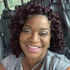 Angela Cody (@Smoochesdlite)