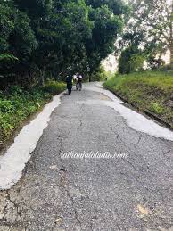 Upon reaching the new village, i just drove directly towards the hill at the background of the new village and true enough, i found bukit bangkong when i reached the foot of the hill. Hiking Bukit Bangkong Raihan Jalaludin S Blog