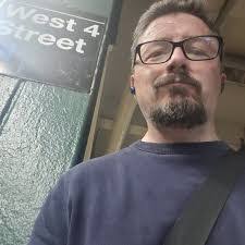 Bernard Drayton's Instagram, Twitter & Facebook