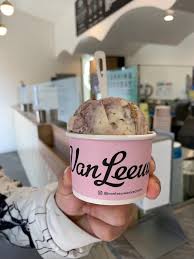 If a person eats half a cup, approximately the amount in th. La S Top Best Ice Cream In Los Angeles Momsla