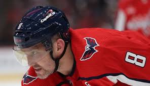 NHL. Owieczkin ósmym hokeistą z co najmniej 700 golami