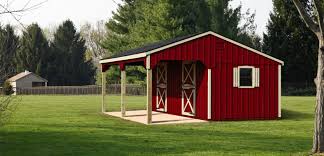 This horse barn has a 2 bedroom apartment upstairs. Horse Barn Prices Cost To Build A Horse Barn Run In Shed
