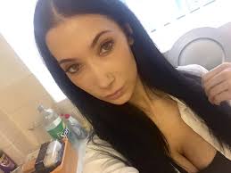 Ella Starkey (@EllaStarkey)