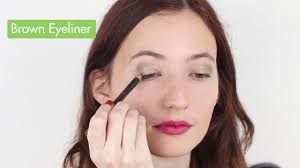 How to Do Makeup for Hazel Eyes: 14 Steps (with Pictures)