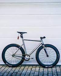 reposted from ninja spaghetti 東京特許許可局 fixedporn cyclist bici tokyo bicycle keirin ピストバイク fixedgear 東京 ピスト bikeporn pista ピストバイク ピスト カスタムバイク