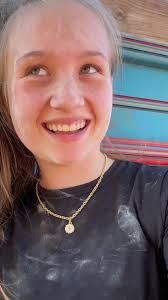 Isabella Beck's Instagram, Twitter & Facebook