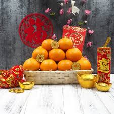 Mandarin Oranges Are Traditional Symbols Of Happiness And Prosperity Your Family And Frien Chinese New Year Decorations Chinese New Year Card Chinese New Year