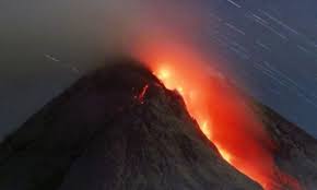 Bahkan intensitas kegempaan pada minggu ini, lebih tinggi dibanding minggu lalu. Hari Ini 15 Kali Gunung Merapi Gugurkan Lava