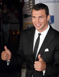 Comeback im boxring kundigt wladimir klitschko hier seine ruckkehr als profi boxer an sportbuzzer. Wladimir Klitschko Vermogen Gagen Des Ex Boxers 2021
