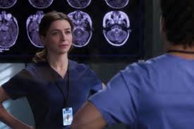 Drame , médical très apprécié des spectateurs. Grey S Anatomy Season 14 Episode 18 Video Amelia Strikes Her Power Pose Amelia Greys Anatomy Greys Anatomy Grey S Anatomy Season 14