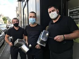 L'esprit cuisine is a modern restaurant, opened kitchen, in the heart of laval in mayenne (53) which offers a modern and creative cuisine in a warm atmosphere. A Laval Et Dans Son Agglo Des Restaurants Ont Manifeste Pour Ne Pas Mourir En Silence Laval Maville Com