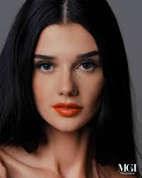 Introduction Miss Universal Queen Netherlands 2021 Robin Romijn I'm so  proud to introduce myself as your new and first Miss Universal Queen  Netherlands 2021! But even more proud of the trust that