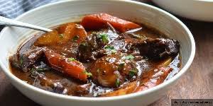 Resep semur daging dengan kentang ini nikmat dengan sentuhan aroma rempah yang juara. Resep Sederhana Membuat Semur Daging Kambing