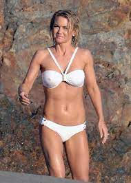 Kelly Carlson - Free pics, galleries & more at Babepedia