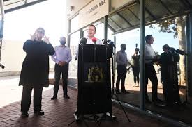 Wa premier mark mcgowan says the state is not prepared to hand over any of its pfizer doses to nsw after he and other state leaders rejected nsw premier gladys berejiklian's plea for more supplies. As It Happened No New Cases For Perth As Mcgowan Challenges Commonwealth