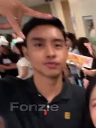 Fonzie (@fonzzzie21)