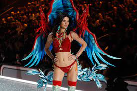 See more ideas about victoria secret fashion, kendall jenner, jenner. Everything Kendall Jenner Wore In The Victoria S Secret Fashion Show 2016 Kendall Jenner Vs Fashion Show Outfits