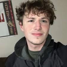 it makes astronomically more sense for the raiders to try for maik willis,  trade down from one getting a ton of assets, and completely tool and hope  willis works out, and if