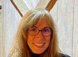 Donna Offen's Instagram, Twitter & Facebook