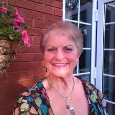 النهارده عيد ميلادي ال 90 بس زعلانه محدش تمنيلي😞❤️ 🩹