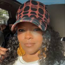 What to mix with Pink Moscato wine for a slushie?