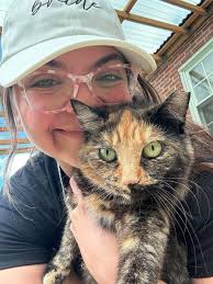 Lost keys with buda and fuzzy pompoms near police station