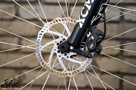 When the driver presses the brake pedal, it pushes the piston inside the brake master cylinder that creates pressure within the hydraulic braking system. Should You Get Mechanical Or Hydraulic Disc Brakes For Your Ebike Best Electric Bikes