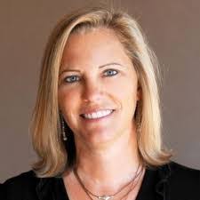 Lori Munch's Instagram, Twitter & Facebook