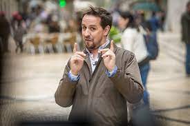 He received an undergraduate degree and a graduate degree from new jersey institute of technology. Manuel Marques Vai Ser O Homem Do Saco