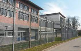 Muss ein psychopath ins gefängnis, oder in eine geschlossene psychiatrie? Forensische Psychiatrie Wikipedia