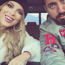 Maybe you would like to learn more about one of these? Video Sargento Rap Revelo El Sexo Del Bebe Que Espera Junto A Su Novia Tecache Cl