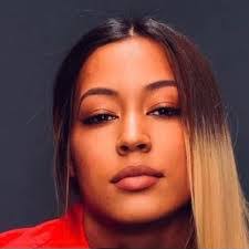 Shaquila Johnson's Instagram, Twitter & Facebook