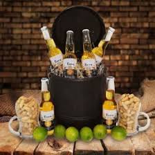Custom Beer Gift Baskets New York City In 2020 Beer Gifts Basket Beer Gifts Beer Basket