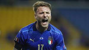 Immovable , immoveable , stabile , unmovable not able or intended to be moved immotile , nonmotile (of spores or microorganisms) not capable of movement stiff not moving or operating freely nonmoving , unmoving not in motion antonyms: Euro 2020 Ciro Immobile Und Vincenzo Grifo Im Vorlaufiges Em Aufgebot Von Italien Eurosport
