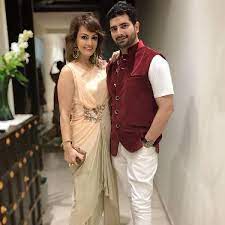 We are talking about ye rishta kya kehlata hai actor, karan mehra and his lovely wife nisha rawal. Wqtjxp Klhj44m