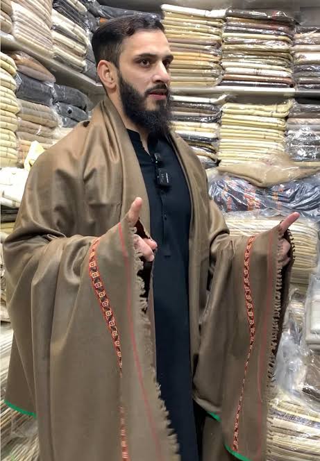 Explore Authentic Kashmiri Pashmina Shawls