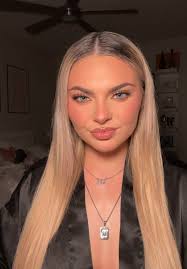 Danielle Makeup Like Alabama