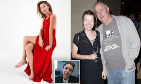 Anna maxwell martin is an english actress. Motherland Star Anna Maxwell Martin Reveals Split From Her Theatre Director Husband Of 16 Years Daily Mail Online
