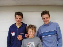 Acclaimed us political drama that goes behind the scenes at the white house. Brownlee Brothers Were West Witton Fell Race Stalwarts Darlington And Stockton Times