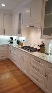 Pin By Luisa Rdz On Kitchens And Dining Kitchen Remodel Small White Kitchen Decor Kitchen Design