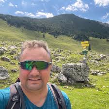 🕯 Há 70 anos, o dia mais negro da história do automobilismo. A 11 de junho  de 1955, no Circuito de Le Mans, o que começou como uma celebração da  velocidade, terminou