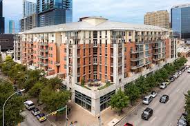 Make aura thirty2 your new home. Our Austin Apartments At Amli Downtown Is Situated In The Heart Of The City S Center Austin Apartment Downtown Austin Apartments Austin Texas Apartments