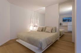 Se la vostra camera da letto è piccola e un po' buia, per renderla meno soffocante una buona idea è l'installazione dei faretti a led. Progetto Camera Matrimoniale 223 Gruppo 5 Arredamento Hotel Contract Casa