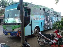 Ada bus joglosemar executive shuttle bus, bus joglosemar, yang siap mengantar anda ke joga, solo, dan semarang, temanggung, wonosobo joglosemar adalah singkatan dari jogja, solo, semarang. Bus Dahlia Indah Sang Legenda Bus Balap Jawa Sumatera