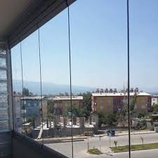 Miknatisli Cam Balkon Ile Evler Kafeler Ofisler Artik Dekorasyon Da Bir Adim Daha Onde Olacaklar Daha Fazlasi Icin Sitemizi Ziyaret Balkon Teras Dekorasyon