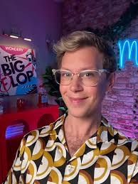 Robin Baumgarten and "Mr X" are now engaged!!! Congrats to both of them!!  https://youtu.be/kLenSahpVRU  https://m.facebook.com/story.php?story_fbid=565537561608069&id=100044554894147