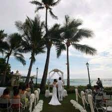 My Hawaiian Wedding Moana Surfrider In Honolulu This Is The Area Where The Ceremony Will Take Place Moana Surfrider Hawaiian Wedding Oahu Wedding